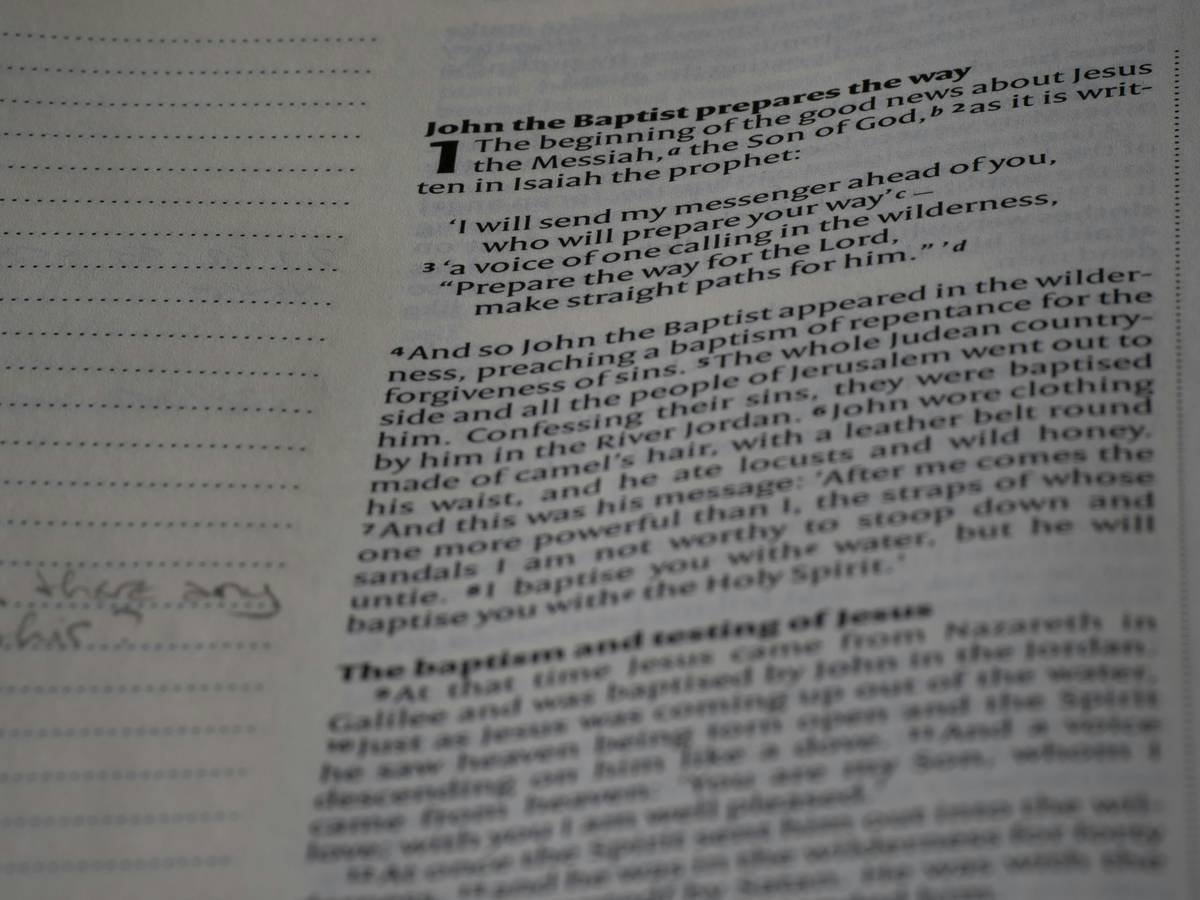 close up, bokeh, bible, new testament, christian, history, text, reading, bible study, devotions, christianity, scripture, Gospel of Mark, Mark, Synoptic Gospel, Gospel,