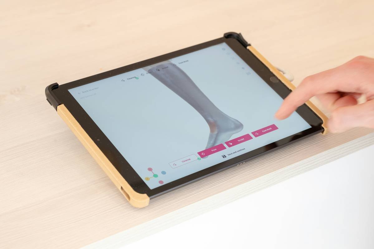 Why Your Pet Control Apps Need a Manual Override (And How to Use It Right)